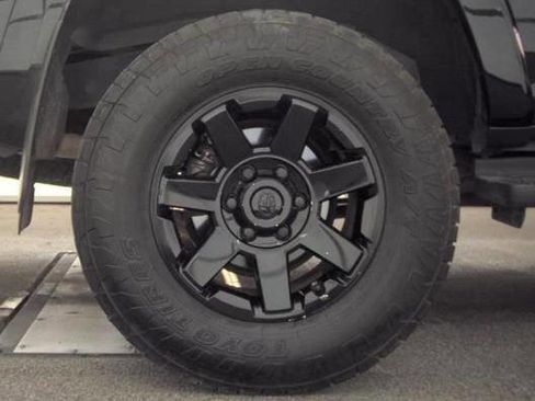 Used 2020 Toyota 4Runner TRD Off-Road Premium AWD/4WD image 5