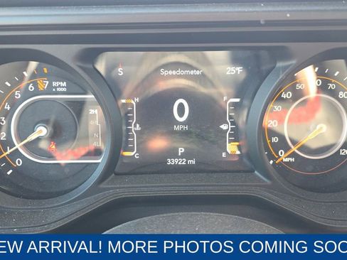 Used 2024 Jeep Gladiator Rubicon image 17