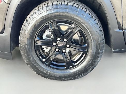 Used 2023 GMC Acadia AT4 w/ Technology Package AWD/4WD image 35