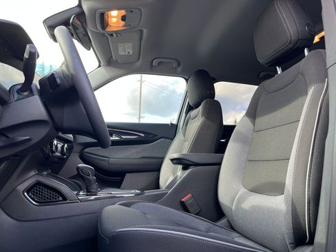 Used 2025 Chevrolet TrailBlazer LT image 25