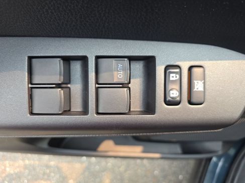 Certified 2018 Toyota RAV4 XLE AWD/4WD image 33