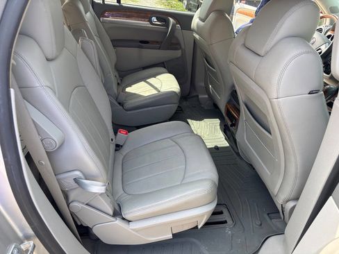 Used 2008 Buick Enclave CXL w/ Entertainment Package #1 image 16