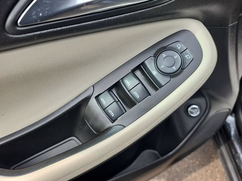 Used 2024 Buick Encore GX Preferred AWD/4WD image 11