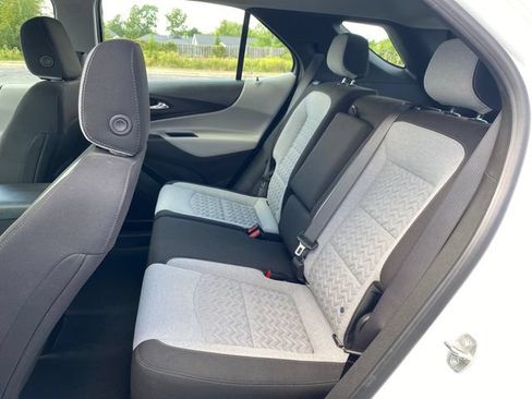 Used 2022 Chevrolet Equinox LS w/ Driver Confidence II Package AWD/4WD image 18