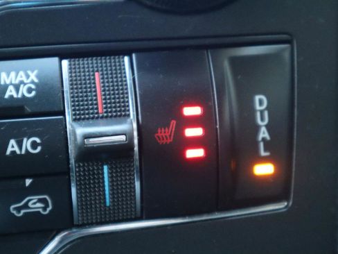 Used 2017 Ford Explorer XLT w/ Equipment Group 202A image 83