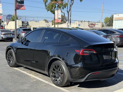 Used 2021 Tesla Model Y Long Range AWD/4WD image 5
