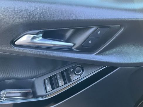 Used 2025 Chevrolet Equinox LT image 5