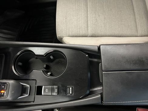 Used 2023 Nissan Rogue SV image 22