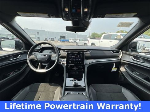 New 2025 Jeep Grand Cherokee L Altitude image 14