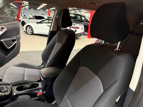 Used 2022 Kia Soul LX w/ Technology Package FWD image 35