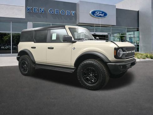New 2026 Ford Bronco Outer Banks w/ Sasquatch Package image 1