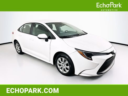 Used 2024 Toyota Corolla LE image 1