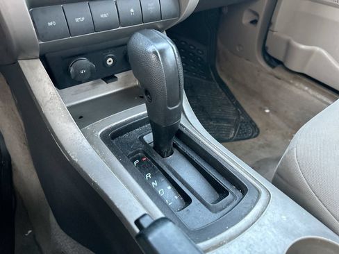 Used 2010 Ford Focus S FWD image 19