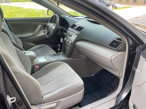 Used 2011 Toyota Camry LE FWD image 35