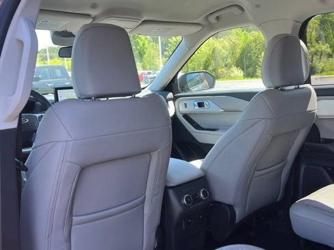 Used 2026 Ford Explorer Active AWD/4WD image 30