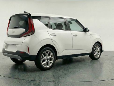 Used 2025 Kia Soul LX w/ LX Technology Package image 9