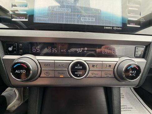 Used 2016 Subaru Outback 2.5i Limited AWD/4WD image 26