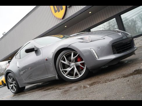 Used 2016 Nissan 370Z Coupe image 1