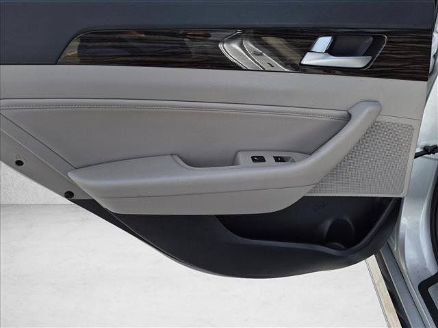 Used 2016 Hyundai Sonata Limited FWD image 29