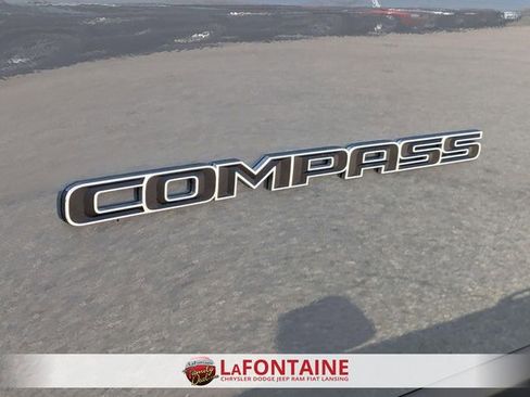 Used 2023 Jeep Compass Limited AWD/4WD image 10