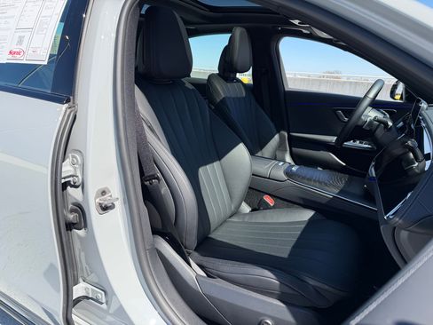 Used 2025 Mercedes-Benz E 350 4MATIC Sedan image 13