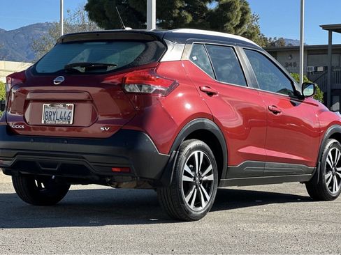 Used 2020 Nissan Kicks SV image 4