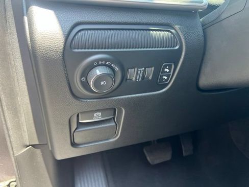 Used 2024 Jeep Wagoneer Series II w/ Flexible Seating Group AWD/4WD image 8
