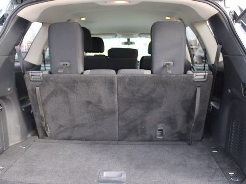 Used 2018 Nissan Pathfinder SV image 10