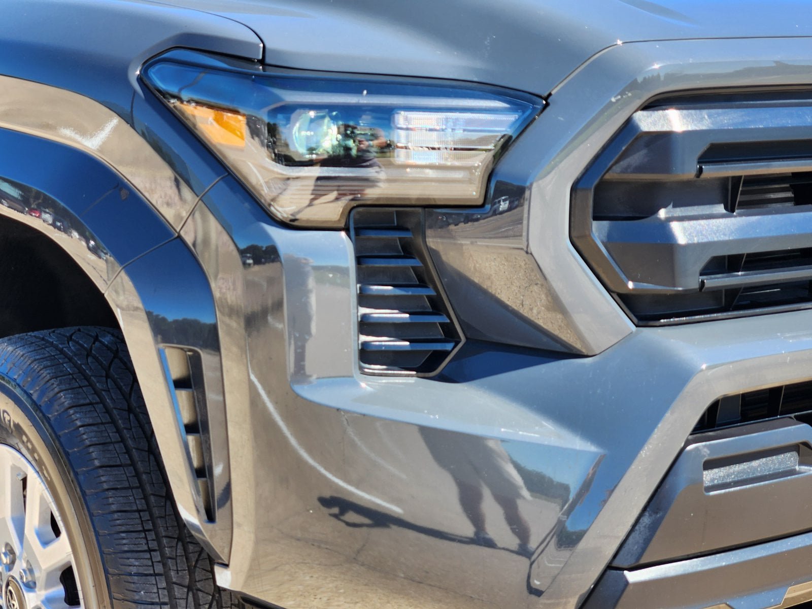 Used 2024 Toyota Tacoma SR AWD/4WD image 9