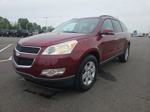 Used 2011 Chevrolet Traverse LT w/ Personal Connectivity Package FWD image 2