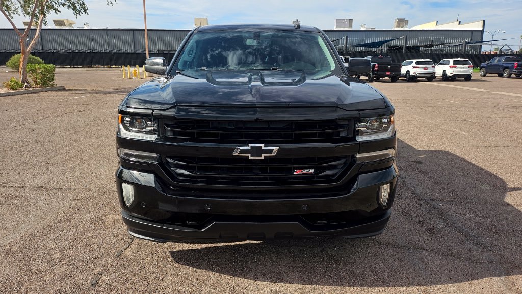 Used 2018 Chevrolet Silverado 1500 LTZ Z71 w/ LTZ Plus Package AWD/4WD image 3
