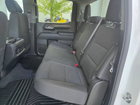 Used 2024 Chevrolet Silverado 1500 LT AWD/4WD image 18