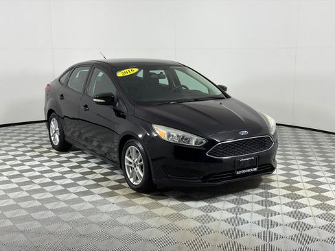 Used 2016 Ford Focus SE FWD image 3