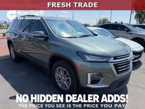 Used 2023 Chevrolet Traverse LT FWD image 1
