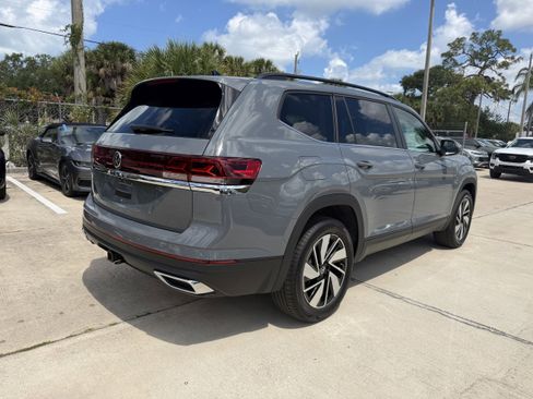 New 2026 Volkswagen Atlas SE FWD image 3
