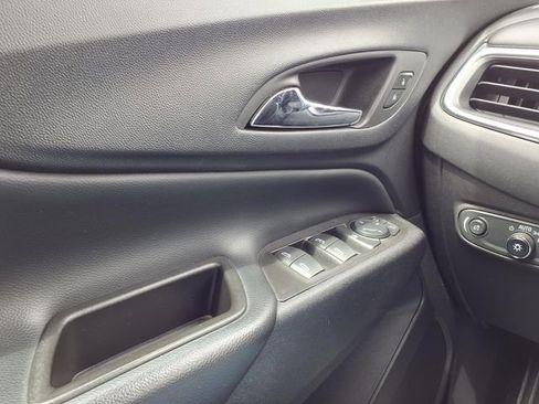 Used 2022 Chevrolet Equinox LT FWD image 19