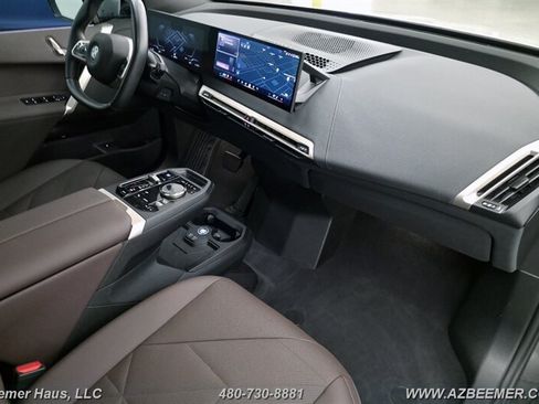 Used 2024 BMW iX xDrive50 w/ Sport Package AWD/4WD image 23