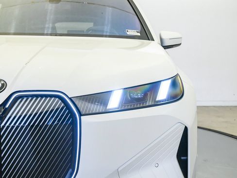 Used 2026 BMW iX xDrive60 AWD/4WD image 9