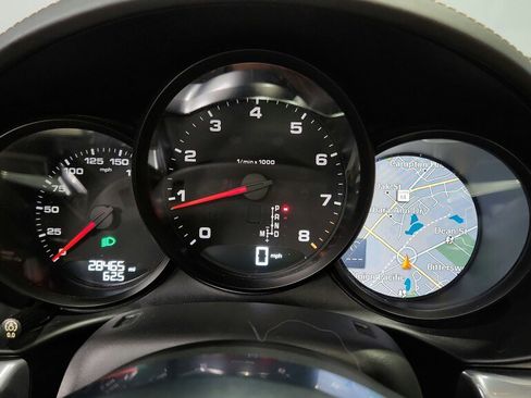 Used 2019 Porsche 718 Boxster image 13