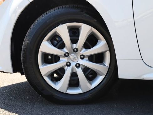 Used 2025 Toyota Corolla LE FWD image 2