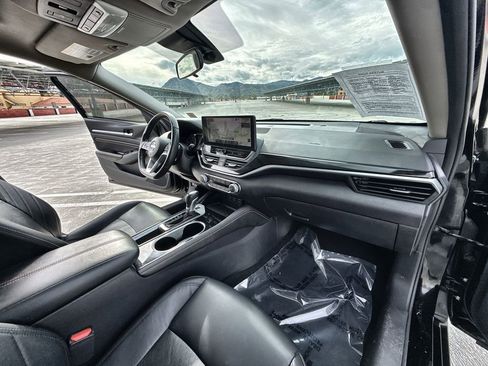 Used 2023 Nissan Altima 2.5 SR w/ SR Premium Package image 29