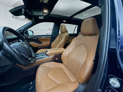Used 2020 Toyota Highlander Platinum image 22