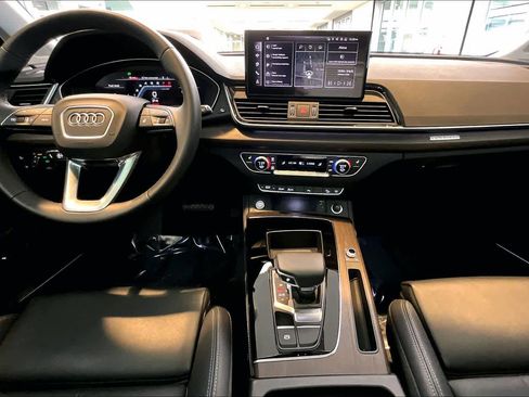 Certified 2025 Audi Q5 2.0T Premium Plus w/ Premium Plus Package image 16