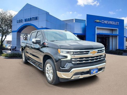Used 2022 Chevrolet Silverado 1500 LTZ w/ LTZ Premium Package AWD/4WD image 2