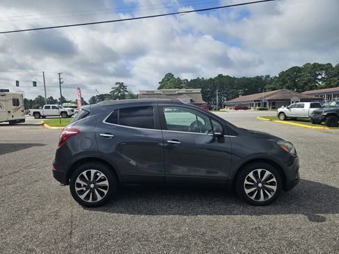 Used 2018 Buick Encore Essence FWD image 4