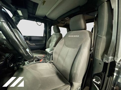 Used 2018 Jeep Wrangler Sport AWD/4WD image 19