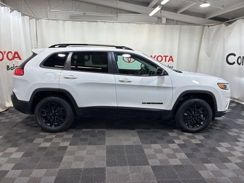 Used 2023 Jeep Cherokee Altitude Lux image 10