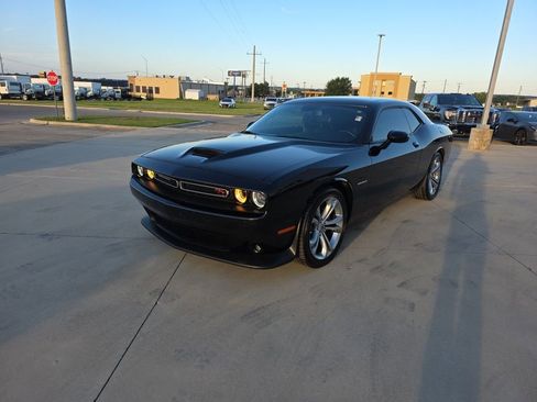 Used 2022 Dodge Challenger R/T image 3