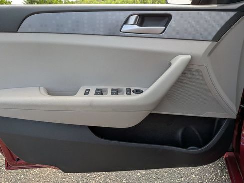 Used 2015 Hyundai Sonata SE w/ Cargo Package FWD image 31
