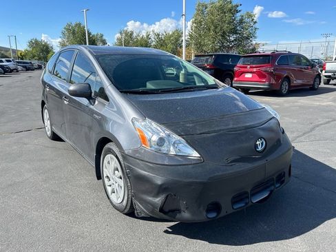 Used 2014 Toyota Prius V Three FWD image 3